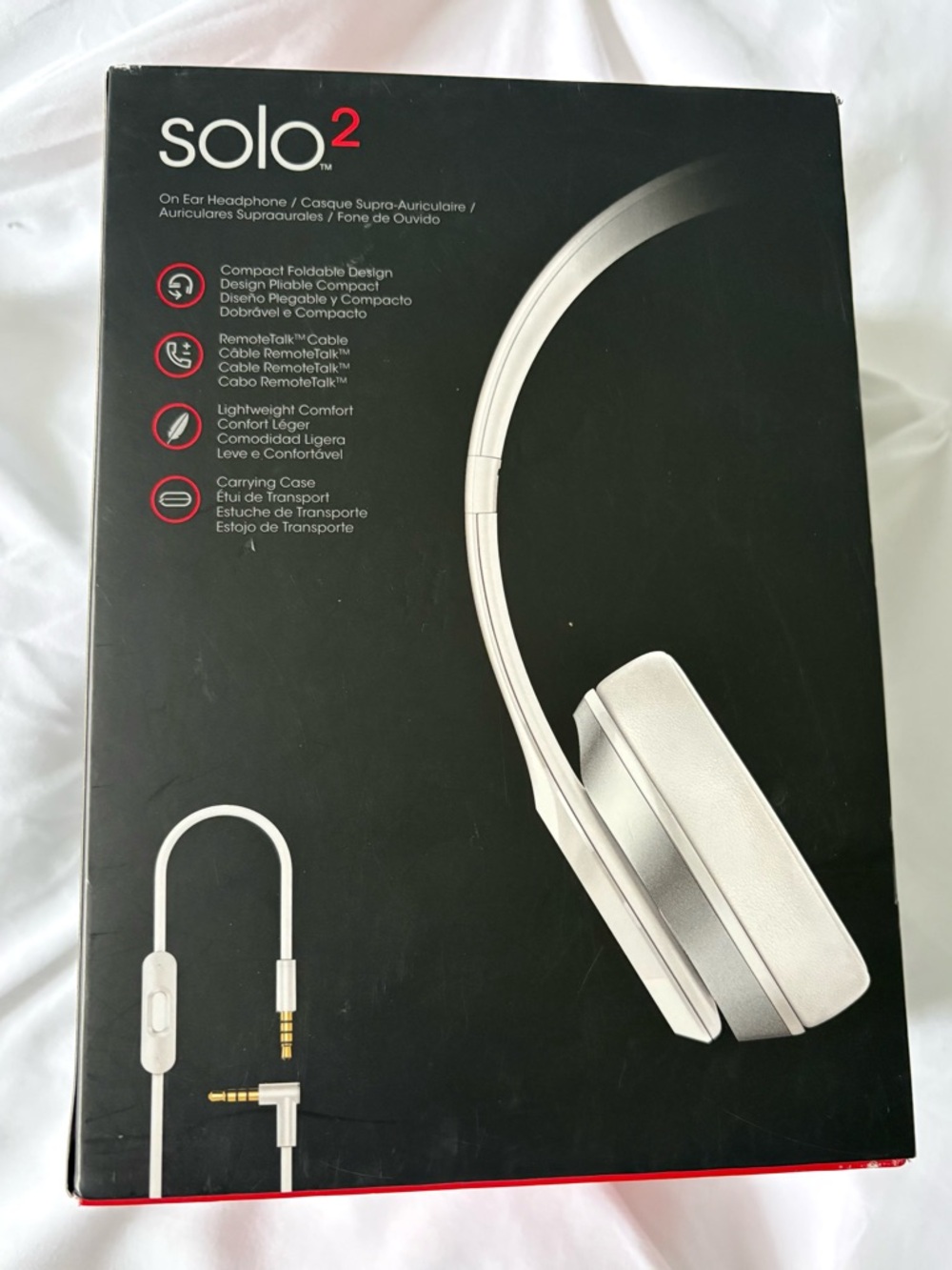 Beats by Dr Dre Solo2 On-Ear Headphones White Foldable RemoteTalk New Never Used - Picture 2 of 5